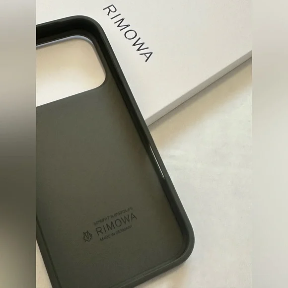 Rimowa Iphone Case Aluminum For Iphone 17 Pro TITANIUM - Picture 5 of 6